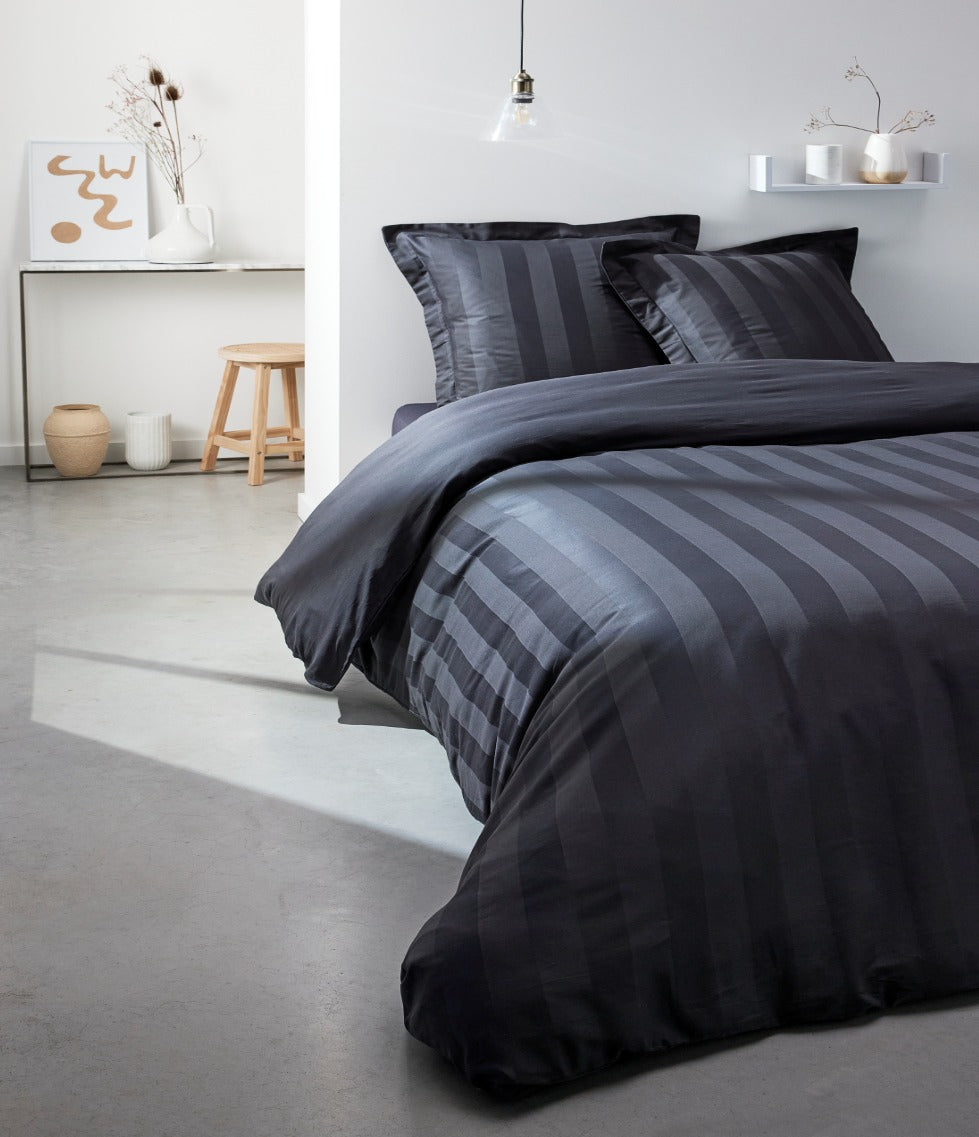 5 PIECES BED SET T 250 SATIN STRIPE